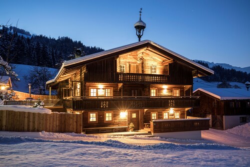 Exklusives Chalet mit Sauna, riesigem Garten + Whirlpool