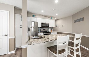 Microwave, oven, stovetop, dishwasher - Updated 2 BR 2 BA Unit - 1/2 Block from the Beach (Ocean City)