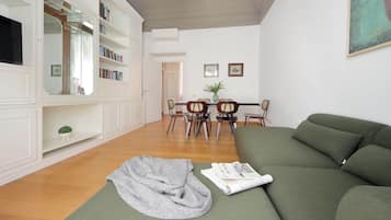 Apartment (4 Bedrooms) | Front of property