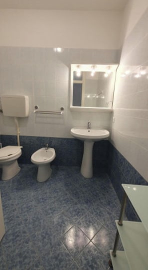 Apartment, 2 Bedrooms, Terrace, Ocean View | Bathroom - Cozy Holiday Escape on the Seafront of Lignano (Lignano Sabbiadoro)