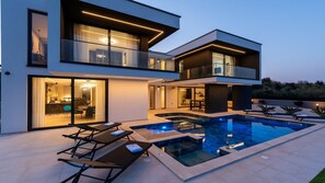 Pool - Luxury Villa Asper with Pool and Jacuzzi (Ližnjan)