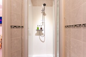 Hair dryer, towels - Cransley Room 9 - Close to the Beach & Town Centre (Bournemouth)