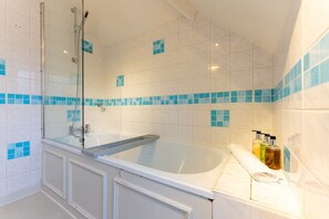 Hair dryer, towels - Cransley Room 11 - Apartment close to the beach with communal garden (Bournemouth)