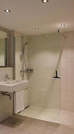 Bathroom - Pension Auwirt Saalbach (Saalbach)