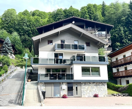 Exterior. Pension Auwirt Saalbach