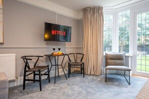 Dining - Cransley Room 4 - Ground floor room close to the beaches and town (Bournemouth)