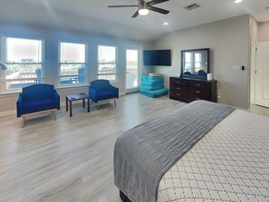Iron/ironing board, Internet, bed sheets - Prince Paradise | Spacious, Gulf Views, + Community Pool (Galveston)