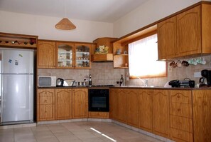 Villa, Pool View | Private kitchen - Villa Christina 2BR Pool & Games (Paralimni)