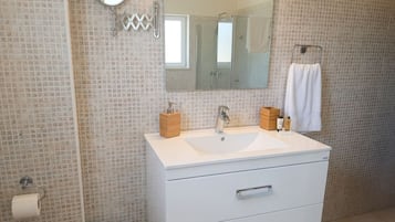 Villa, Pool View | Bathroom