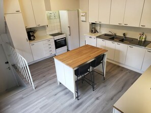 Apartamento família, 4 quartos, aceita animais de estimação | Cozinha privada