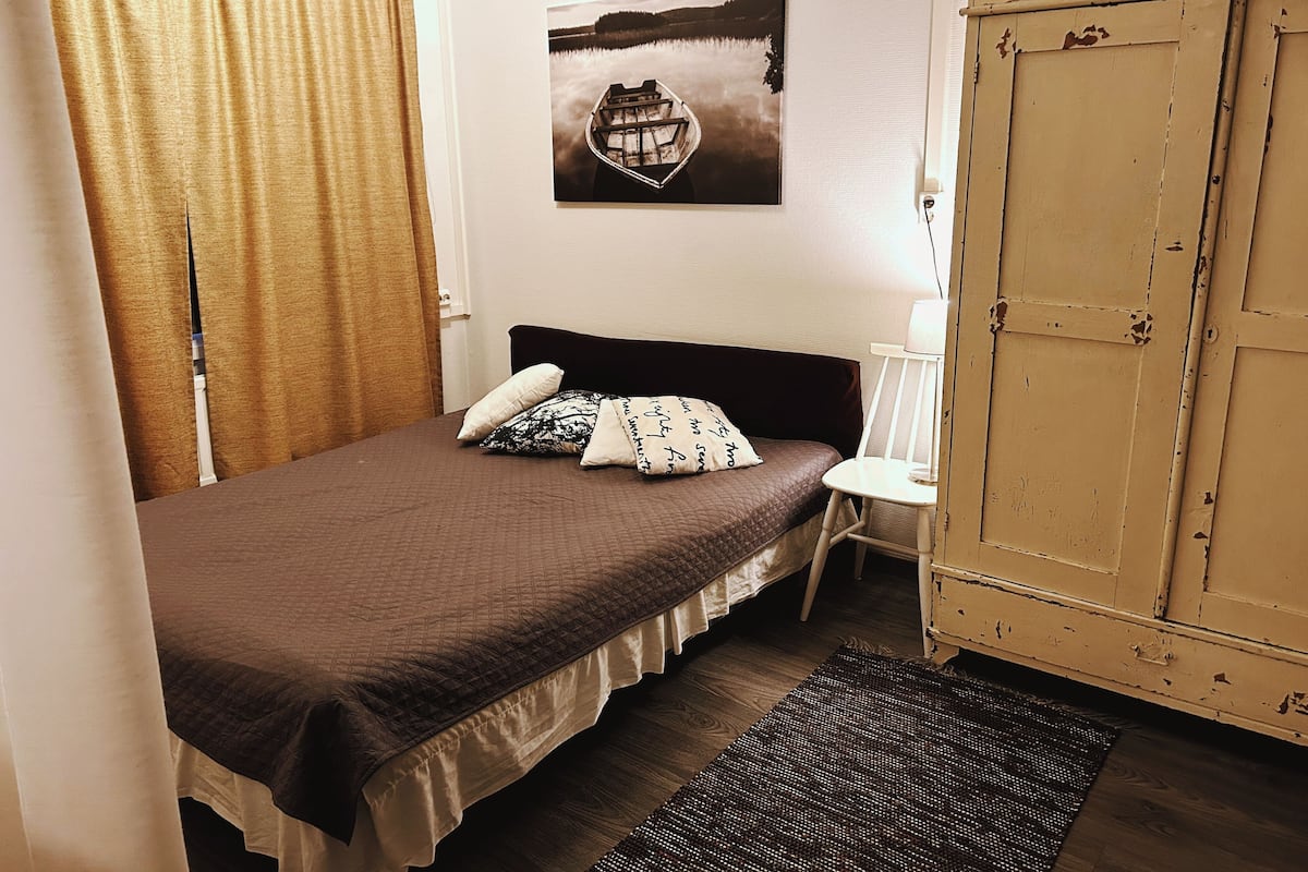 Perushuone, 1 parisänky ja vuodesohva, tupakointi kielletty, ilmastointi