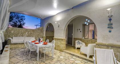 Villa Just Steps from the Sea