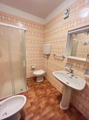 Apartment, 2 Bedrooms, Terrace, Ocean View | Bathroom - Sunny Terraced Apartment in Lignano (Lignano Sabbiadoro)