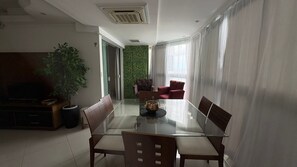 Apartment, 2 Bedrooms, Patio, Ocean View | Dining - Charming 2-bedroom Apartment With Ocean View in Rio (Rio de Janeiro)