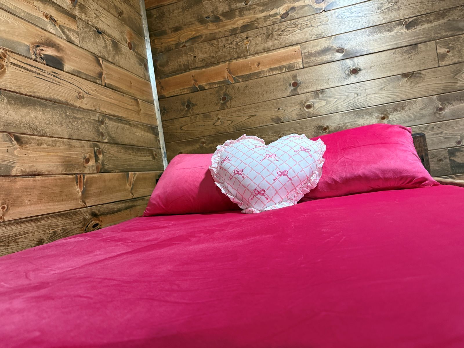 3 bedrooms, free WiFi, bed sheets, wheelchair access