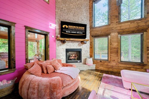 Pretty in Pink: Sleeps 14