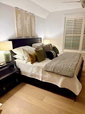 Room - NEW SSI-Sleep 20; Pool&Spa; Putting Grn; Outdoor Kitchen; Game Rm (St. Simons Island)