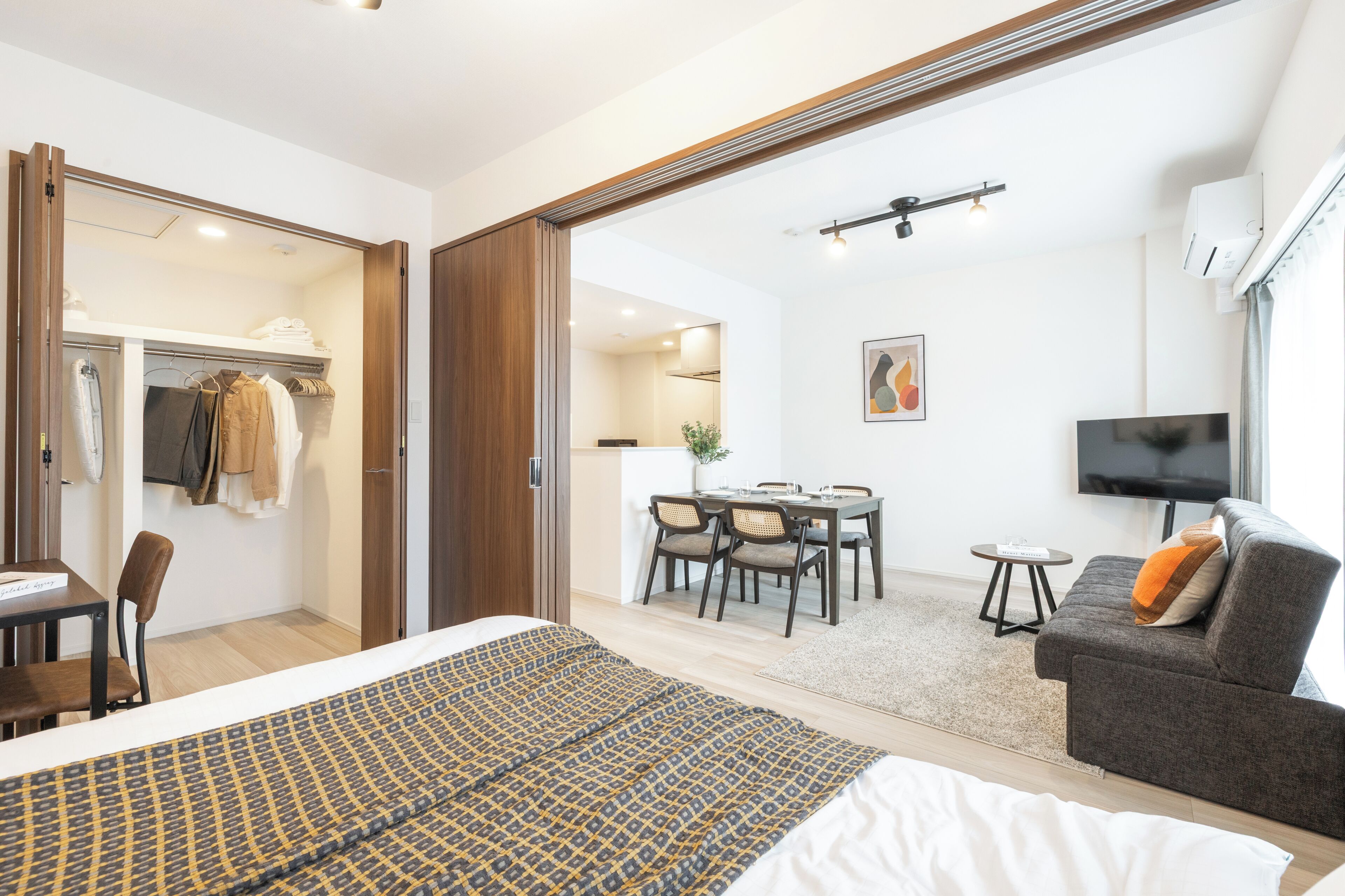 エグゼクティブ アパートメント 2 ベッドルーム 簡易キッチン (406)