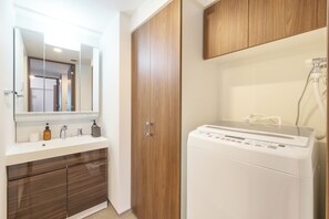 デラックス アパートメント 2 ベッドルーム 簡易キッチン (405) | バスルーム