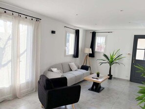 Living area - House Luberon Near Lourmarin (Lauris)