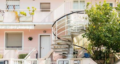 A charming 70 square meters apartment, perfect for six people, located on the first floor of a renovated terraced building (no elevator).The property is located in Olmedo, a small town in northwestern Sardinia, nestled inland between Alghero and Sassari.