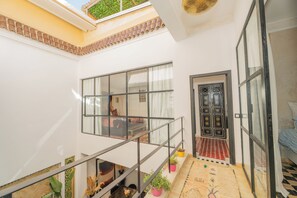 Terrace/patio - Riad Dar Fiji - Elegant Exclusive Riad with Private Pool & Rooftop Jacuzzi (Marrakesh)