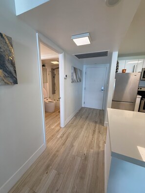 Bathroom - Roney / 1 Hotel / studio with balcony / oven view / vibrant Miami Beach (Miami Beach)