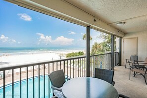 Outdoor dining - Sand Castle III 204 - GULF FRONT SPIRAL STAIRCASE (Indian Shores)