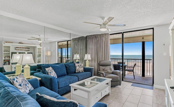 TV, DVD player - Sand Castle III 204 - GULF FRONT SPIRAL STAIRCASE (Indian Shores)