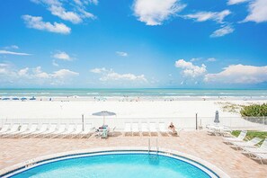 On the beach - Sand Castle III 204 - GULF FRONT SPIRAL STAIRCASE (Indian Shores)