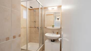 Douche, serviettes fournies