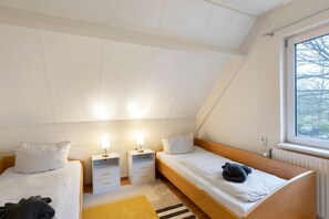 2 bedrooms, WiFi, bed sheets
