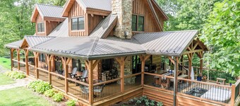 Thistle Ridge Mountain & River Retreat- 12 acres, hot tub, EV charger, fire pits