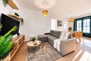 TV - Casa Lanzarote Luxury Stay • Beach 2 min • LVH (Playa Blanca)