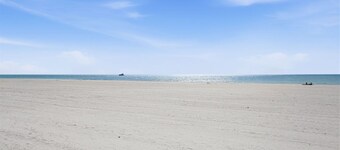 One bedroom unit on beautiful Ft. Myers Beach - gorgeous sunsets, pool and spa.