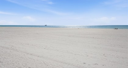 One bedroom unit on beautiful Ft. Myers Beach - gorgeous sunsets, pool and spa.