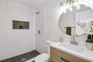 Bathroom - Cozy 3-bedroom (East Point)