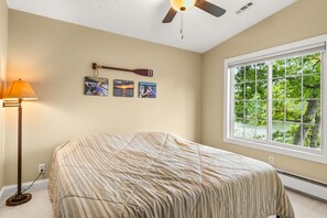 Room - Mimosa House - 5 bdrm house with large dock! (Rocky Mount)