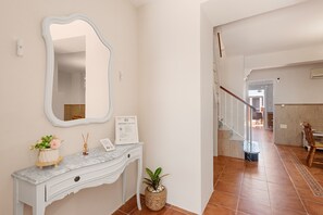 Interior - Casa Eloah: Historic Home Next to the Alcazaba of Antequera (Antequera)