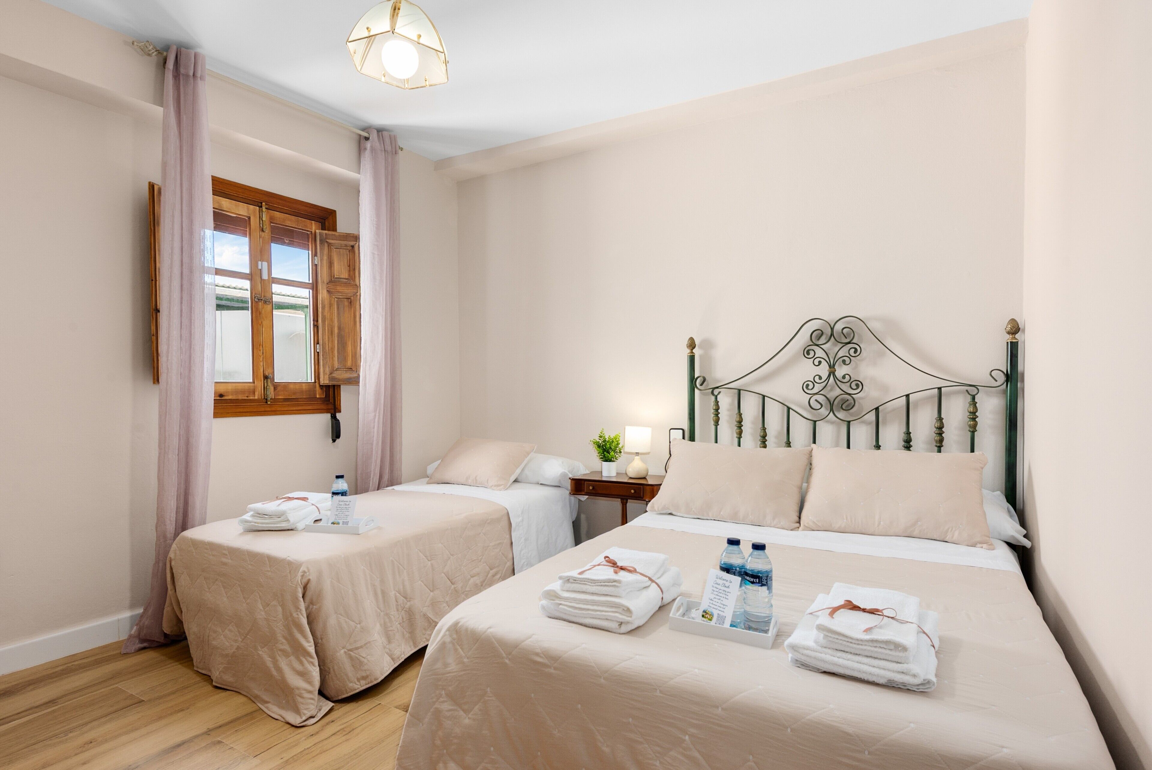 3 Schlafzimmer, Bügeleisen/Bügelbrett, WLAN, Bettwäsche