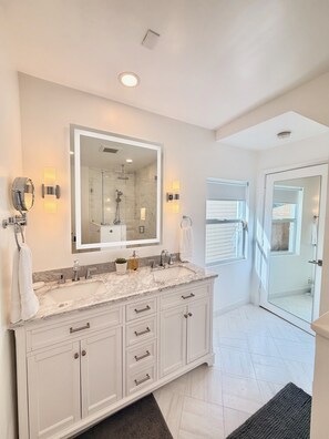 Bathroom - Private, Tropical Home with Pool, blocks from Atlantic Ave Delray Beach FL (Delray Beach)