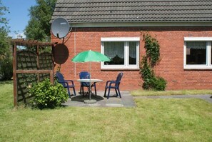 Outdoor dining - Vrbo Property (Hagermarsch)
