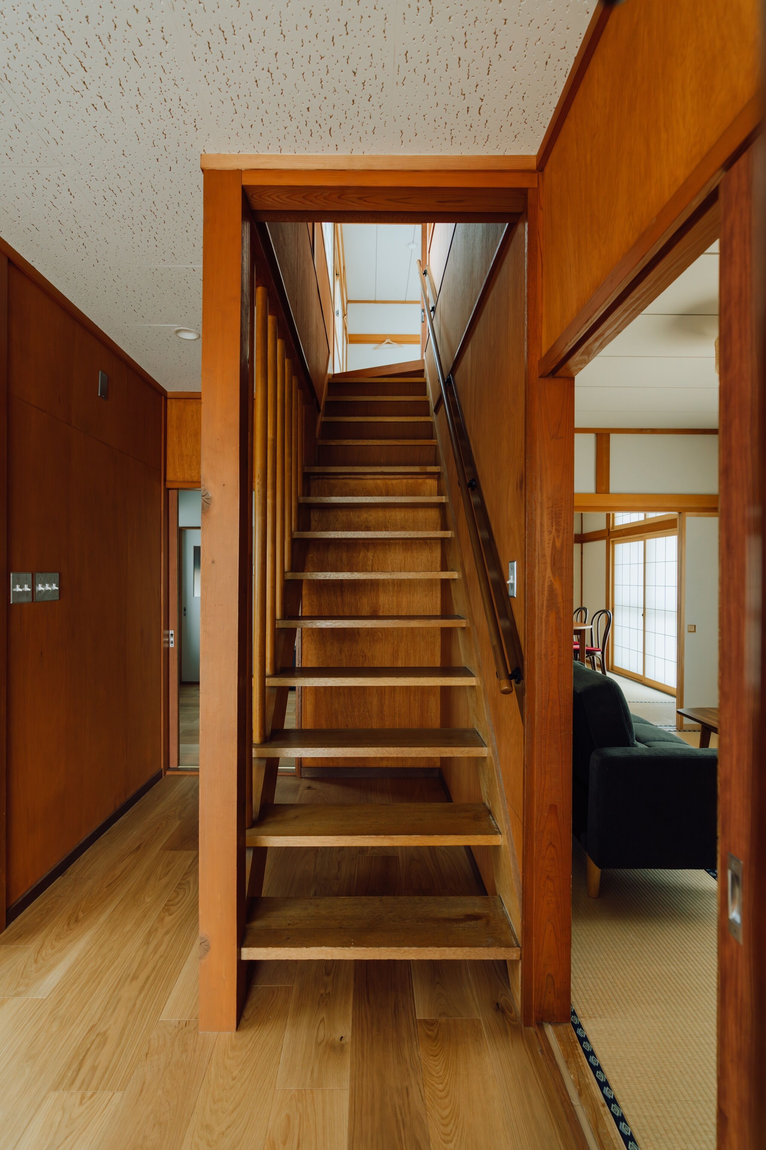 المنشأة من الداخل