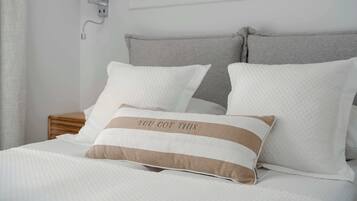 Iron/ironing board, travel crib, WiFi, bed sheets