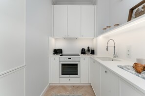 Private kitchen - Ku Morzu 1D Sianozety | Modern Apartment | Parking | Balcony | Close to the Beach (Sianożęty)