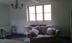 Living area - Valley View Farm Annexe. Walking distance from Lyme Regis and Jurassic Coast. (Uplyme)