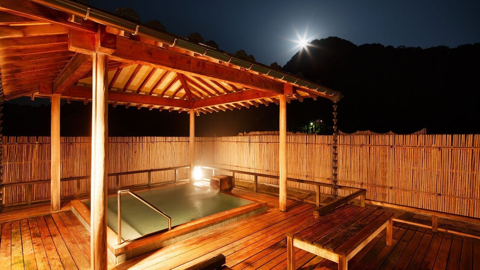 室外 SPA 浴池