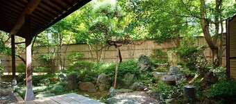 Niigata Iwamuro Onsen Jikagensen no Yado Fujiya