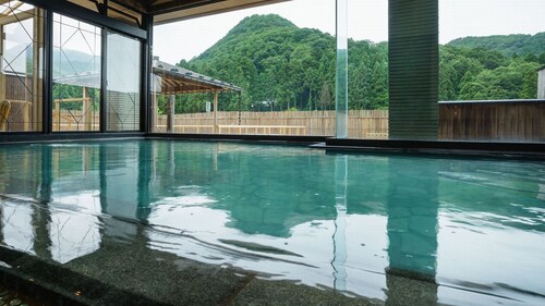 Niigata Iwamuro Onsen Jikagensen no Yado Fujiya