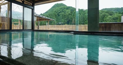 Niigata Iwamuro Onsen Jikagensen no Yado Fujiya